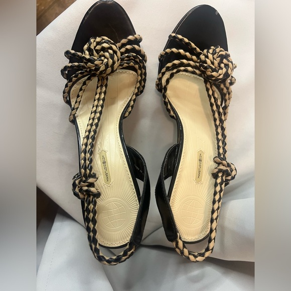 Max Studio Black and Tan Heels with Intricate Straps Size 8 - Picture 3 of 10